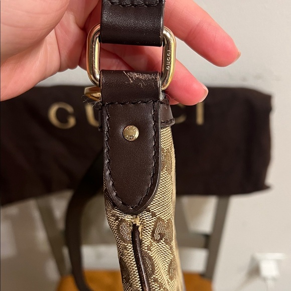 Gucci Brown Monogram crossbody Bag with Green & Red Web Stripe - Picture 4 of 14